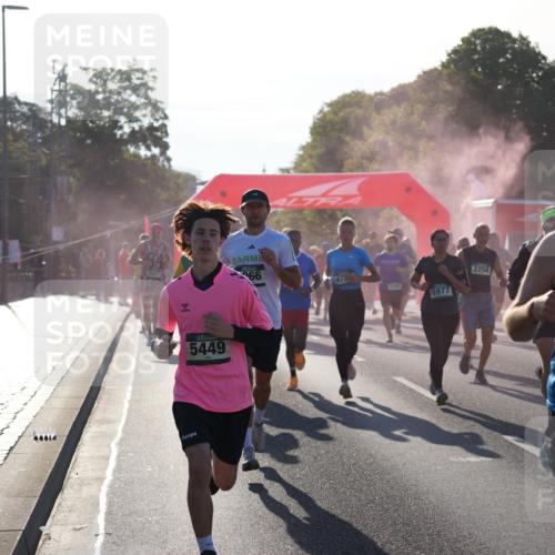 07.09.2025 - BARMER Alsterlauf Yannick Fuchs http://msf.ph/oto/8730380 07.09.2025 08:58:33 Laufen 5449, 66, 478, 5977, 2258, 9830 meine-sportfotos.de
