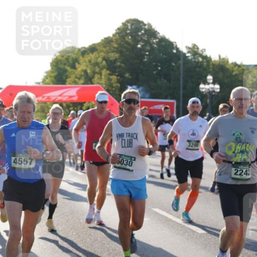 07.09.2025 - BARMER Alsterlauf Yannick Fuchs http://msf.ph/oto/8730558 07.09.2025 08:59:07 Laufen 4557, 6030, 3290, 2242 meine-sportfotos.de