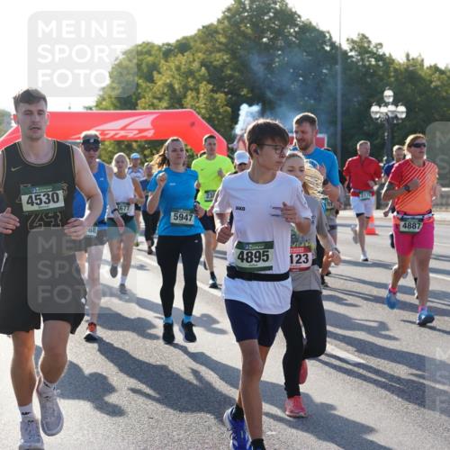 07.09.2025 - BARMER Alsterlauf Yannick Fuchs http://msf.ph/oto/8730590 07.09.2025 08:59:13 Laufen 4530, 68, 677, 5947, 4895, 123, 2170, 4887, 4886 meine-sportfotos.de