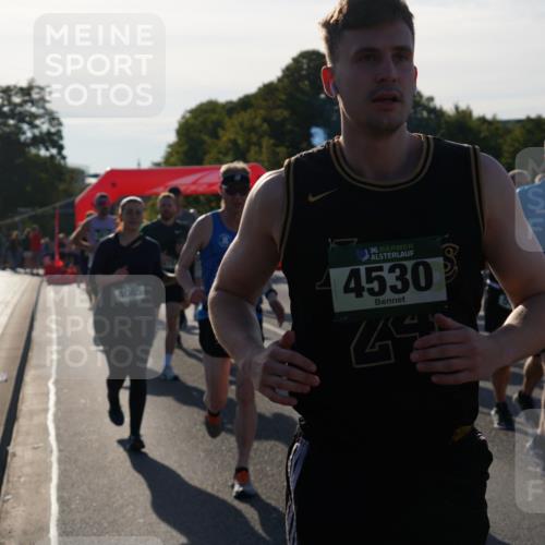 07.09.2025 - BARMER Alsterlauf Yannick Fuchs http://msf.ph/oto/8730602 07.09.2025 08:59:15 Laufen 4085, 36, 4530, 948, 212 meine-sportfotos.de