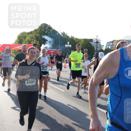 07.09.2025 - BARMER Alsterlauf Yannick Fuchs http://msf.ph/oto/8730610 07.09.2025 08:59:16 Laufen 44414, 3874, 4085, 2935, 4677, 6113, 2383, 48 meine-sportfotos.de