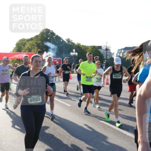 07.09.2025 - BARMER Alsterlauf Yannick Fuchs http://msf.ph/oto/8730613 07.09.2025 08:59:16 Laufen 3874, 3802, 677, 2381, 4085, 59 meine-sportfotos.de