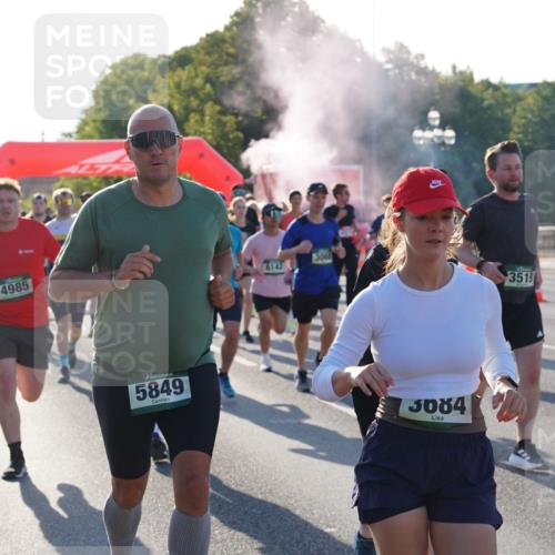 07.09.2025 - BARMER Alsterlauf Yannick Fuchs http://msf.ph/oto/8730659 07.09.2025 08:59:24 Laufen 4985, 5849, 6142, 3068, 3084, 3519, 460 meine-sportfotos.de