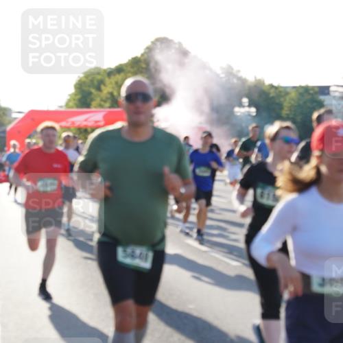 07.09.2025 - BARMER Alsterlauf Yannick Fuchs http://msf.ph/oto/8730664 07.09.2025 08:59:24 Laufen 5441, 3054 meine-sportfotos.de