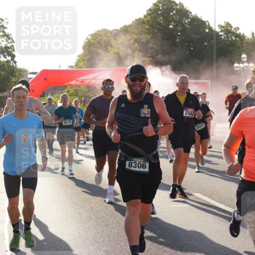 07.09.2025 - BARMER Alsterlauf Yannick Fuchs http://msf.ph/oto/8730726 07.09.2025 08:59:35 Laufen 3219, 8306, 2582, 2921, 5313 meine-sportfotos.de
