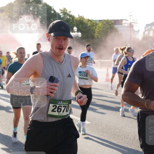 07.09.2025 - BARMER Alsterlauf Yannick Fuchs http://msf.ph/oto/8730738 07.09.2025 08:59:38 Laufen 596, 36, 2670, 5556, 36, 397, 7 meine-sportfotos.de