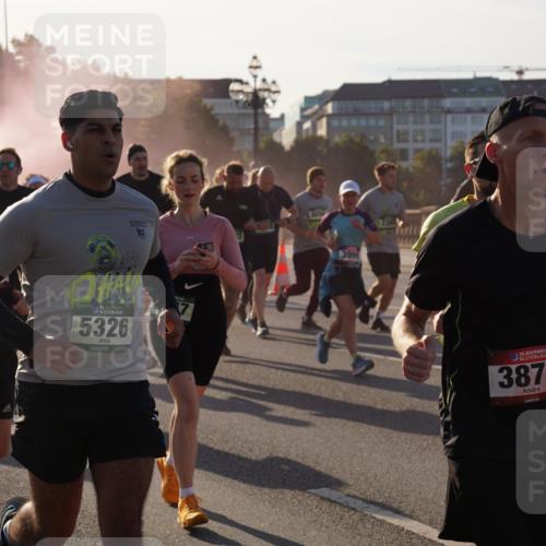 07.09.2025 - BARMER Alsterlauf Yannick Fuchs http://msf.ph/oto/8730777 07.09.2025 08:59:46 Laufen 3810, 480, 36, 5326, 3909, 7511, 36, 3877 meine-sportfotos.de