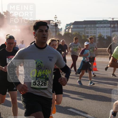 07.09.2025 - BARMER Alsterlauf Yannick Fuchs http://msf.ph/oto/8730780 07.09.2025 08:59:46 Laufen 3810, 5821, 36, 29, 36, 5326, 8050, 390 meine-sportfotos.de