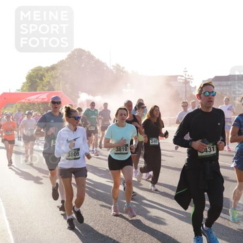 07.09.2025 - BARMER Alsterlauf Yannick Fuchs http://msf.ph/oto/8730793 07.09.2025 08:59:48 Laufen 44444, 5078, 5555, 3809, 5028, 53, 3810, 2481, 431, 4444, 5743, 3488 meine-sportfotos.de