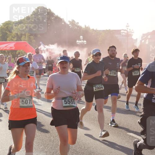 07.09.2025 - BARMER Alsterlauf Yannick Fuchs http://msf.ph/oto/8730820 07.09.2025 08:59:52 Laufen 5921, 5260, 18522, 4038, 8043, 4242, 5078, 5555, 2904, 3788, 1621, 3587, 5196, 56 meine-sportfotos.de