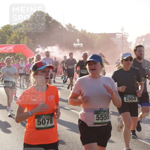 07.09.2025 - BARMER Alsterlauf Yannick Fuchs http://msf.ph/oto/8730825 07.09.2025 08:59:53 Laufen 5921, 4242, 4956, 8043, 36, 5078, 5555, 2904, 38, 2022, 3587 meine-sportfotos.de