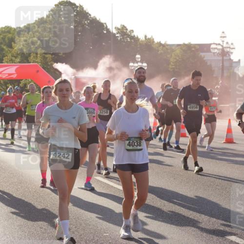 07.09.2025 - BARMER Alsterlauf Yannick Fuchs http://msf.ph/oto/8730836 07.09.2025 08:59:54 Laufen 5921, 150, 412, 3860, 3258, 4242, 4038, 4956, 4471, 8043 meine-sportfotos.de