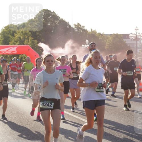 07.09.2025 - BARMER Alsterlauf Yannick Fuchs http://msf.ph/oto/8730838 07.09.2025 08:59:54 Laufen 1916, 5921, 260, 412, 860, 258, 4242, 403, 426, 4956, 471 meine-sportfotos.de