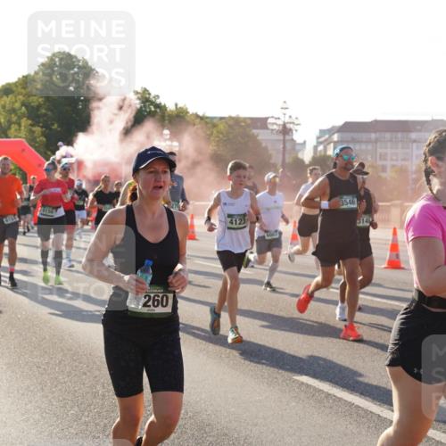 07.09.2025 - BARMER Alsterlauf Yannick Fuchs http://msf.ph/oto/8730847 07.09.2025 08:59:57 Laufen 5307, 615, 6150, 6, 260, 4123, 6067, 3546, 3149, 3859, 4262 meine-sportfotos.de