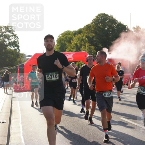 07.09.2025 - BARMER Alsterlauf Yannick Fuchs http://msf.ph/oto/8730865 07.09.2025 08:59:59 Laufen 3160, 5316, 4535, 6151, 6150, 3543 meine-sportfotos.de