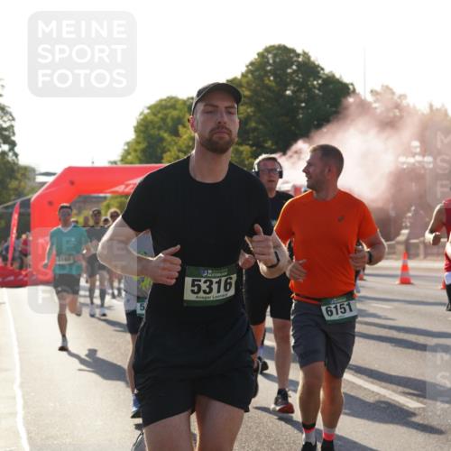 07.09.2025 - BARMER Alsterlauf Yannick Fuchs http://msf.ph/oto/8730866 07.09.2025 08:59:59 Laufen 5, 36, 5316, 6151, 6150 meine-sportfotos.de