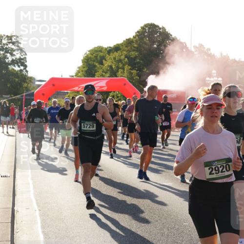 07.09.2025 - BARMER Alsterlauf Yannick Fuchs http://msf.ph/oto/8730921 07.09.2025 09:00:10 Laufen 44444, 8350, 3728, 5729, 2920, 68, 3925 meine-sportfotos.de