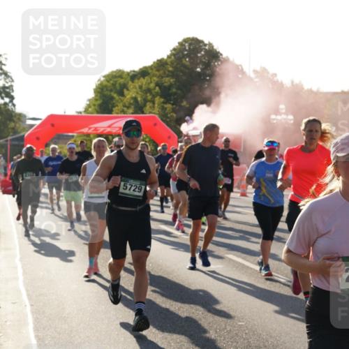 07.09.2025 - BARMER Alsterlauf Yannick Fuchs http://msf.ph/oto/8730924 07.09.2025 09:00:10 Laufen 5729, 36, 2920 meine-sportfotos.de