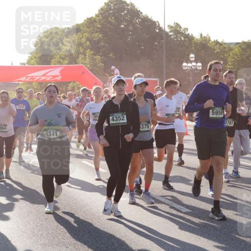 07.09.2025 - BARMER Alsterlauf Yannick Fuchs http://msf.ph/oto/8731057 07.09.2025 09:00:36 Laufen 4792, 3242, 3864, 4341, 10, 35, 091, 20, 4352, 375, 5958, 3767, 4, 2697 meine-sportfotos.de