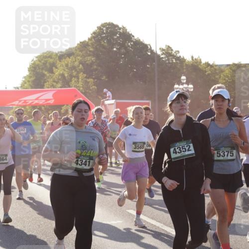 07.09.2025 - BARMER Alsterlauf Yannick Fuchs http://msf.ph/oto/8731071 07.09.2025 09:00:37 Laufen 4792, 3864, 3242, 4341, 5075, 3565, 06, 4352, 5375 meine-sportfotos.de