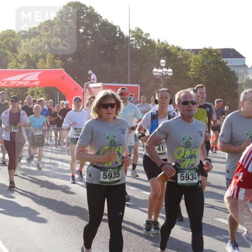 07.09.2025 - BARMER Alsterlauf Yannick Fuchs http://msf.ph/oto/8731095 07.09.2025 09:00:43 Laufen 18284, 179, 2119, 8224, 549, 5935, 419, 5934, 11, 46 meine-sportfotos.de