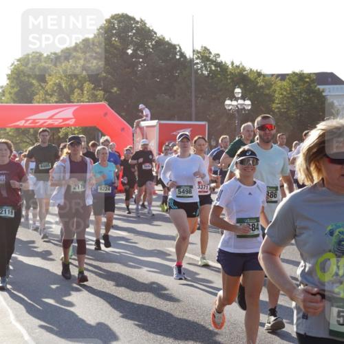 07.09.2025 - BARMER Alsterlauf Yannick Fuchs http://msf.ph/oto/8731103 07.09.2025 09:00:45 Laufen 2119, 4485, 2179, 8224, 3646, 5498, 3371, 886, 84, 36, 36, 1, 5935, 93 meine-sportfotos.de
