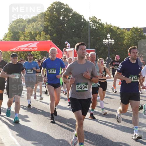 07.09.2025 - BARMER Alsterlauf Yannick Fuchs http://msf.ph/oto/8731157 07.09.2025 09:00:53 Laufen 5303, 277, 210, 8415, 8432, 2112, 395, 5584, 4103, 8414, 5485 meine-sportfotos.de