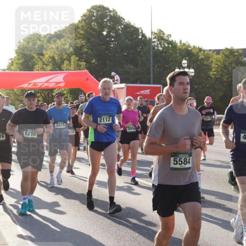 07.09.2025 - BARMER Alsterlauf Yannick Fuchs http://msf.ph/oto/8731159 07.09.2025 09:00:53 Laufen 8210, 2776, 8415, 432, 2112, 3954, 5584, 3819, 4103, 8414 meine-sportfotos.de