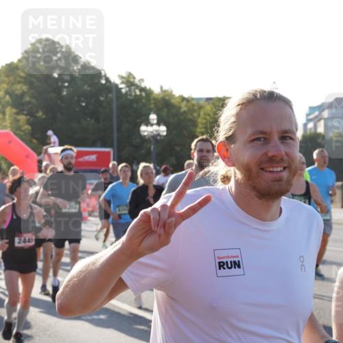 07.09.2025 - BARMER Alsterlauf Yannick Fuchs http://msf.ph/oto/8731179 07.09.2025 09:00:59 Laufen 2445 meine-sportfotos.de