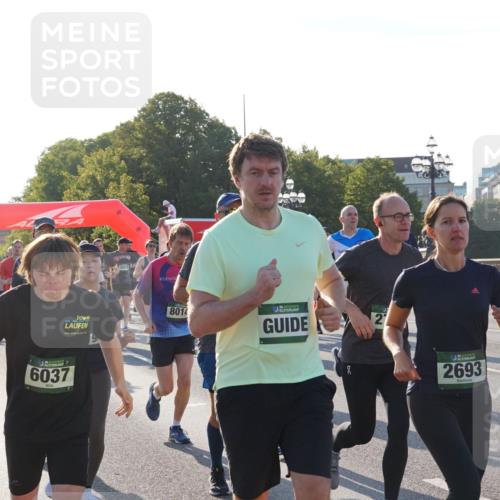 07.09.2025 - BARMER Alsterlauf Yannick Fuchs http://msf.ph/oto/8731211 07.09.2025 09:01:03 Laufen 30, 6037, 8014, 27, 2693, 4979 meine-sportfotos.de