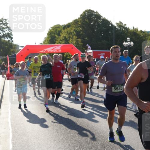 07.09.2025 - BARMER Alsterlauf Yannick Fuchs http://msf.ph/oto/8731255 07.09.2025 09:01:09 Laufen 44414, 6489, 5134, 5490, 1800, 3593, 5585, 8318, 36, 2498 meine-sportfotos.de