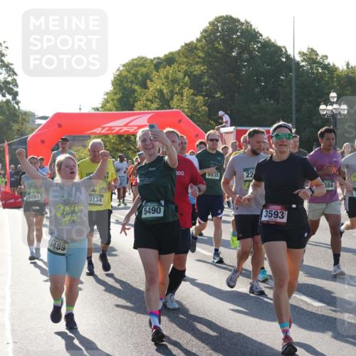 07.09.2025 - BARMER Alsterlauf Yannick Fuchs http://msf.ph/oto/8731265 07.09.2025 09:01:10 Laufen 5891, 5134, 5489, 5490, 3, 5535, 22, 3593, 384, 3314, 260, 8129 meine-sportfotos.de