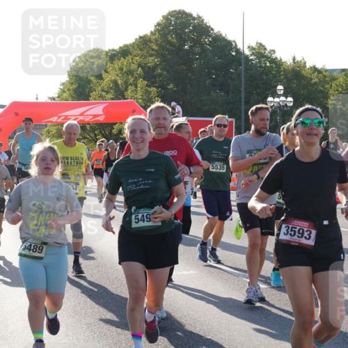 07.09.2025 - BARMER Alsterlauf Yannick Fuchs http://msf.ph/oto/8731274 07.09.2025 09:01:11 Laufen 5891, 6489, 225, 34, 549, 5535, 3593, 5384, 314 meine-sportfotos.de
