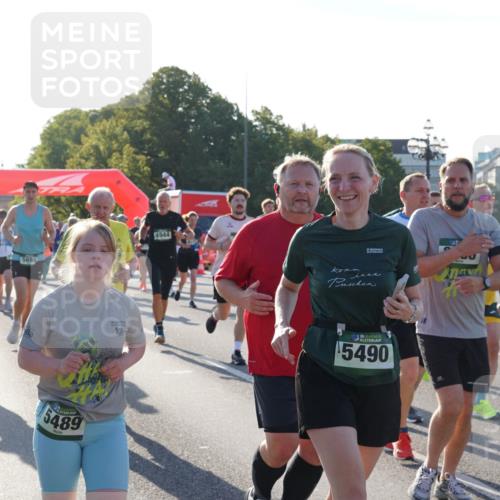 07.09.2025 - BARMER Alsterlauf Yannick Fuchs http://msf.ph/oto/8731285 07.09.2025 09:01:13 Laufen 5891, 5694, 10, 5489, 4944, 36, 5490, 5368 meine-sportfotos.de