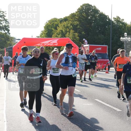07.09.2025 - BARMER Alsterlauf Yannick Fuchs http://msf.ph/oto/8731317 07.09.2025 09:01:17 Laufen 3865, 4244, 3549, 584, 5610, 5968, 225, 5950, 5 meine-sportfotos.de