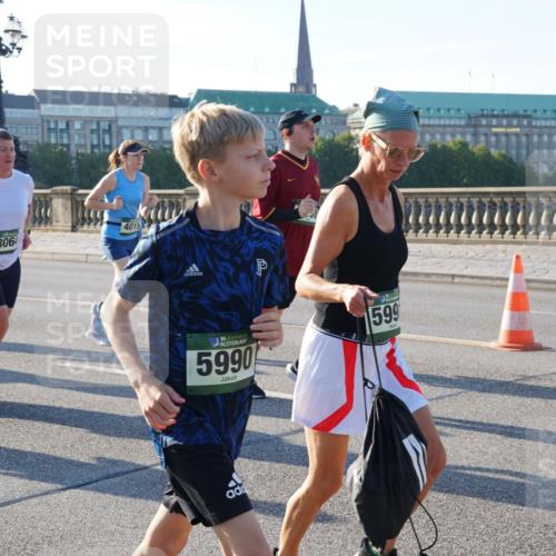 07.09.2025 - BARMER Alsterlauf Yannick Fuchs http://msf.ph/oto/8731338 07.09.2025 09:01:19 Laufen 2731, 4015, 8064, 36, 5990, 2, 599 meine-sportfotos.de