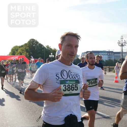 07.09.2025 - BARMER Alsterlauf Yannick Fuchs http://msf.ph/oto/8731382 07.09.2025 09:01:26 Laufen 2896, 36, 3865, 1969, 3949, 8469 meine-sportfotos.de