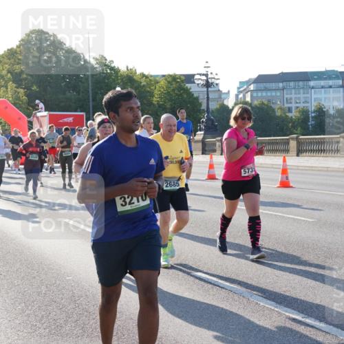 07.09.2025 - BARMER Alsterlauf Yannick Fuchs http://msf.ph/oto/8731426 07.09.2025 09:01:33 Laufen 5415, 3413, 4507, 5954, 4084, 4508, 3210, 2685, 5735 meine-sportfotos.de