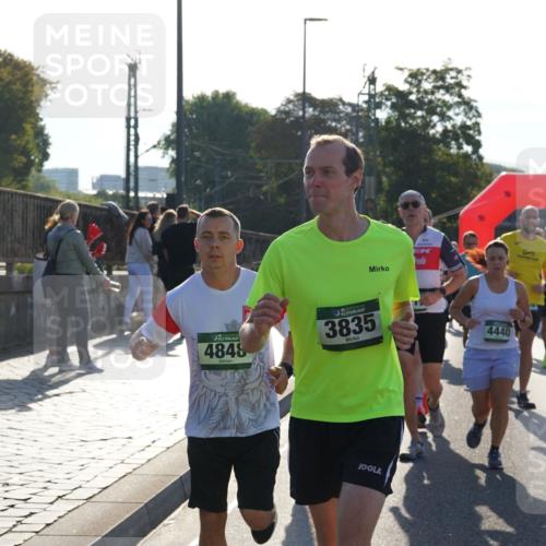 07.09.2025 - BARMER Alsterlauf Yannick Fuchs http://msf.ph/oto/8731478 07.09.2025 09:01:40 Laufen 4848, 3835, 4440, 298 meine-sportfotos.de