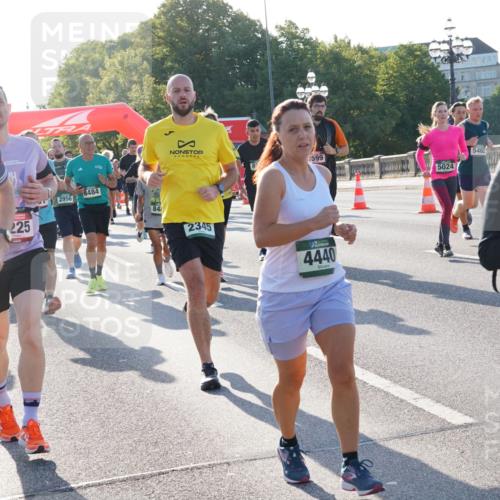 07.09.2025 - BARMER Alsterlauf Yannick Fuchs http://msf.ph/oto/8731498 07.09.2025 09:01:43 Laufen 6, 08, 47, 225, 2956, 8484, 84, 2345, 5462, 3599, 5024, 4440, 1783, 36, 2755 meine-sportfotos.de