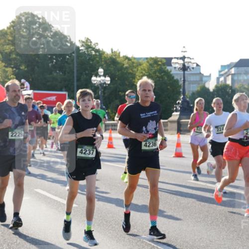 07.09.2025 - BARMER Alsterlauf Yannick Fuchs http://msf.ph/oto/8731594 07.09.2025 09:01:56 Laufen 2229, 4237, 4236, 52, 224, 2975 meine-sportfotos.de