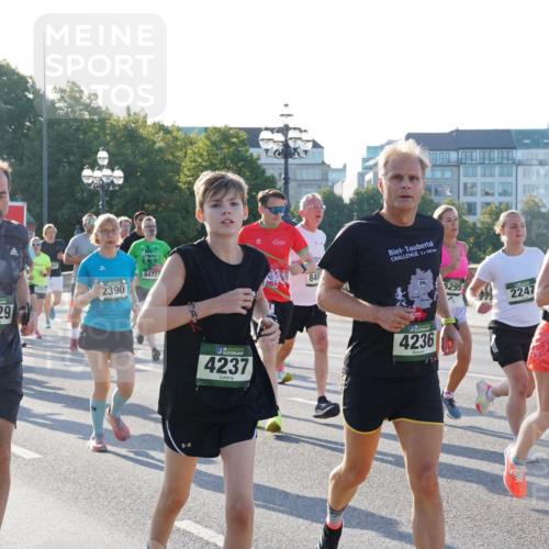 07.09.2025 - BARMER Alsterlauf Yannick Fuchs http://msf.ph/oto/8731603 07.09.2025 09:01:57 Laufen 2229, 3251, 2390, 8477, 4237, 840, 2, 100, 5295, 4236, 2247, 2975 meine-sportfotos.de