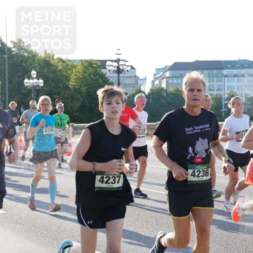 07.09.2025 - BARMER Alsterlauf Yannick Fuchs http://msf.ph/oto/8731604 07.09.2025 09:01:57 Laufen 2909, 2229, 2390, 4237, 365, 8407, 2, 100, 4236, 975 meine-sportfotos.de