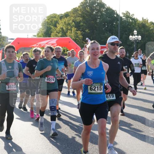 07.09.2025 - BARMER Alsterlauf Yannick Fuchs http://msf.ph/oto/8731634 07.09.2025 09:02:03 Laufen 44414, 3025, 3574, 3573, 6215, 619, 6099, 3538, 5933 meine-sportfotos.de