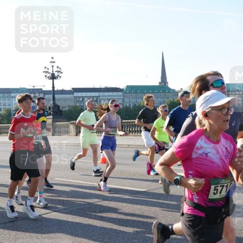 07.09.2025 - BARMER Alsterlauf Yannick Fuchs http://msf.ph/oto/8731641 07.09.2025 09:02:04 Laufen 619, 3658, 583, 420, 36, 571, 500 meine-sportfotos.de