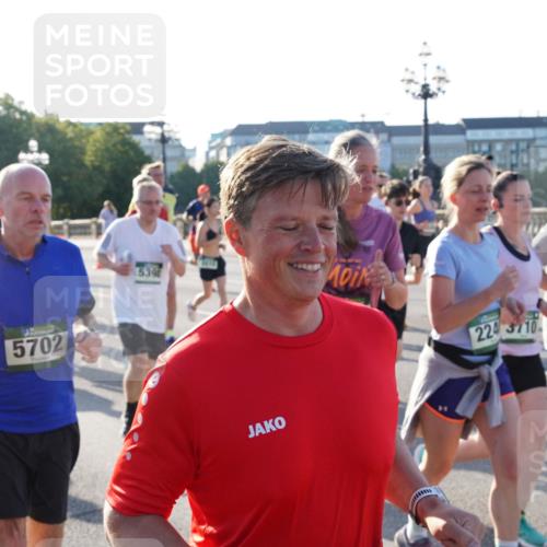 07.09.2025 - BARMER Alsterlauf Yannick Fuchs http://msf.ph/oto/8731675 07.09.2025 09:02:07 Laufen 3721, 5702, 539, 2243710 meine-sportfotos.de