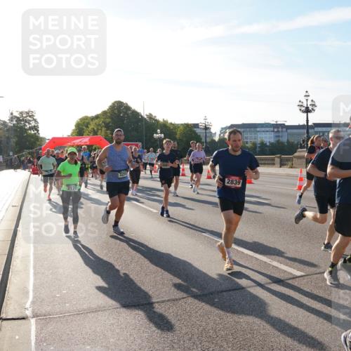 07.09.2025 - BARMER Alsterlauf Yannick Fuchs http://msf.ph/oto/8731805 07.09.2025 09:02:24 Laufen 3253, 2839, 2988, 5376 meine-sportfotos.de