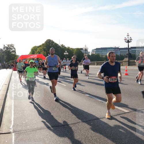 07.09.2025 - BARMER Alsterlauf Yannick Fuchs http://msf.ph/oto/8731808 07.09.2025 09:02:25 Laufen 2120, 3259, 2839, 5728, 6074 meine-sportfotos.de