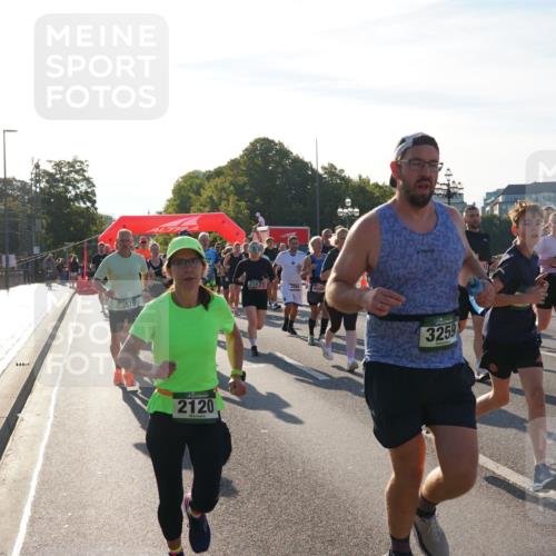 07.09.2025 - BARMER Alsterlauf Yannick Fuchs http://msf.ph/oto/8731820 07.09.2025 09:02:26 Laufen 2120, 2553, 3864, 5108, 3259 meine-sportfotos.de