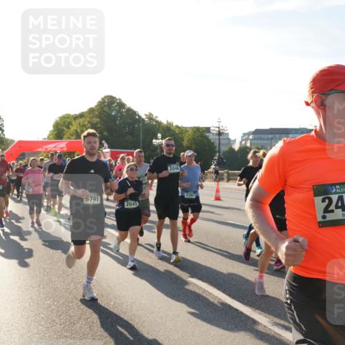 07.09.2025 - BARMER Alsterlauf Yannick Fuchs http://msf.ph/oto/8731874 07.09.2025 09:02:31 Laufen 3168, 5791, 2046, 2045, 3365, 36, 2483 meine-sportfotos.de